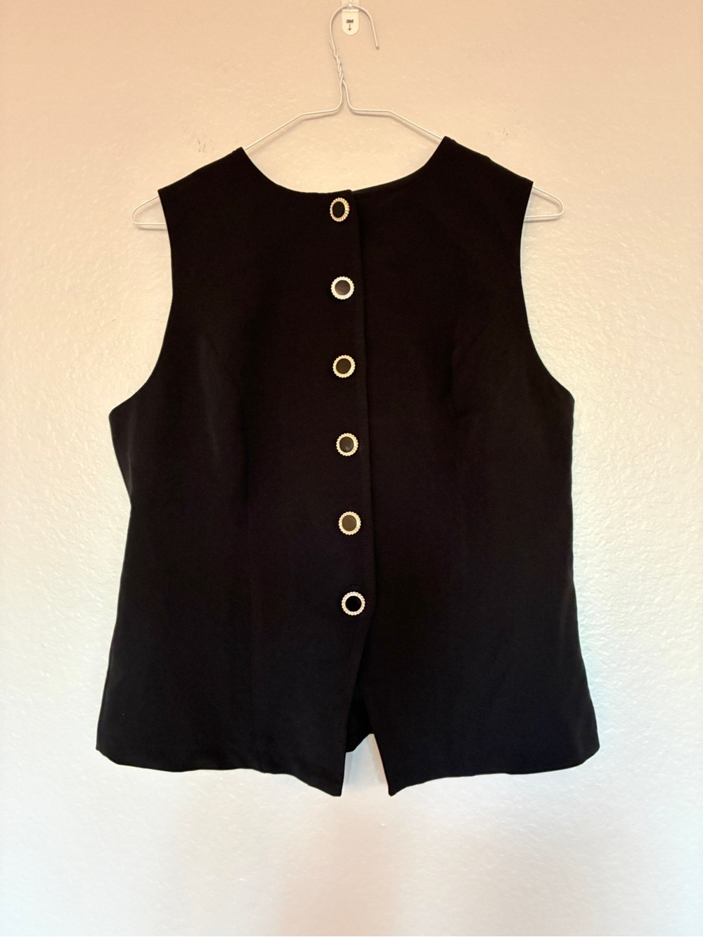 Anewsta Black Sleeveless Shell Top Rhinestone Button Detail Size M Workwear Chic